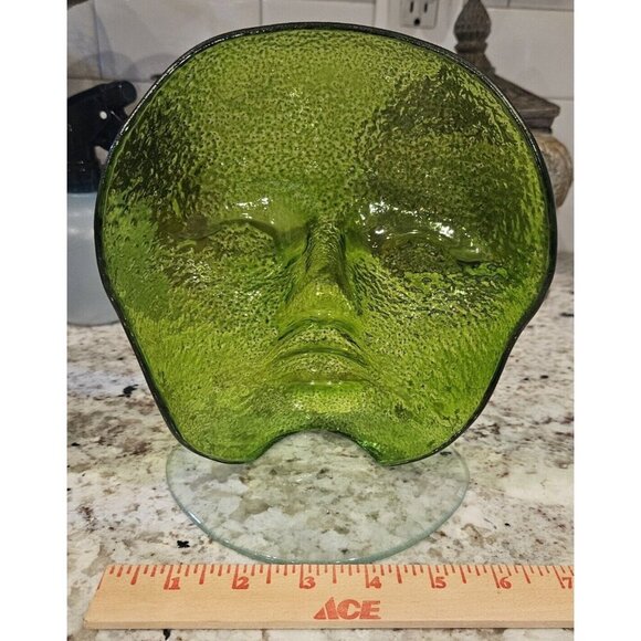 Art Glass Human Face Form - Unique - Unsigned - Green Speckle Glass - Picture 6 of 7
